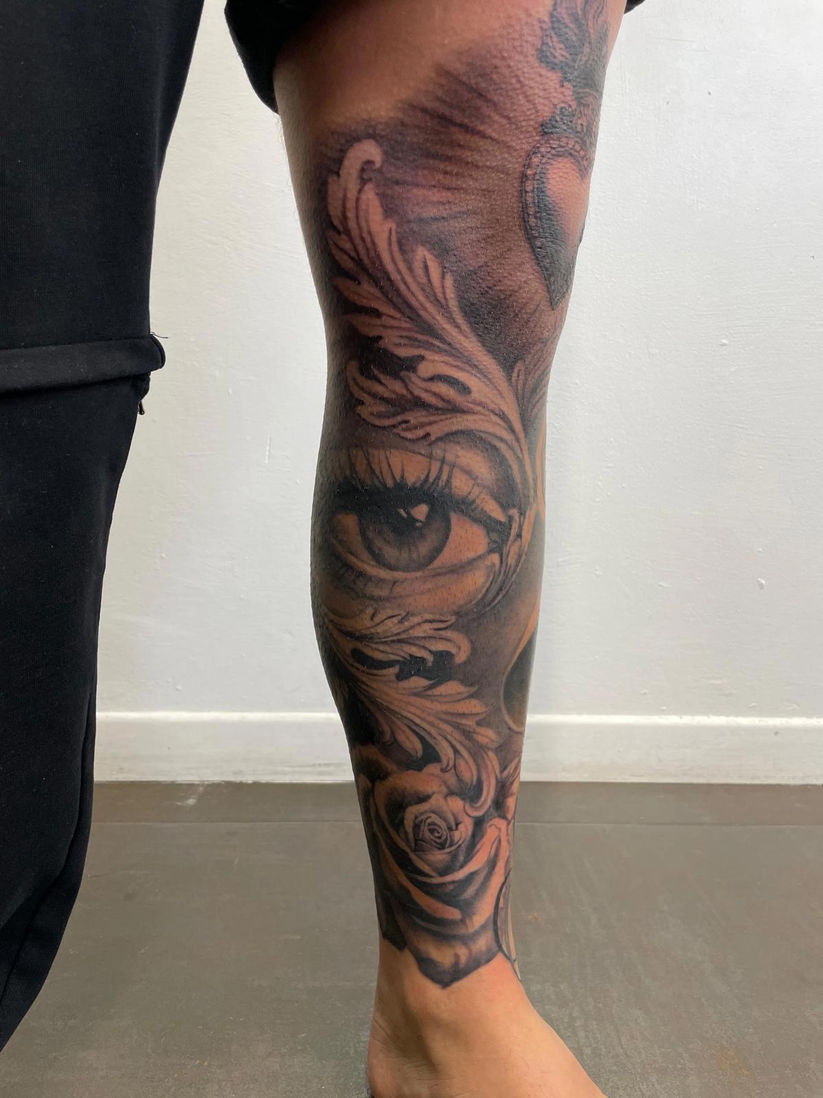 Tatuaggio blackwork Rimini Black Swan studio ink nero dettagliato artistico professionale Tatuaggio blackwork Rimini Black Swan studio ink nero dettagliato artistico professionale