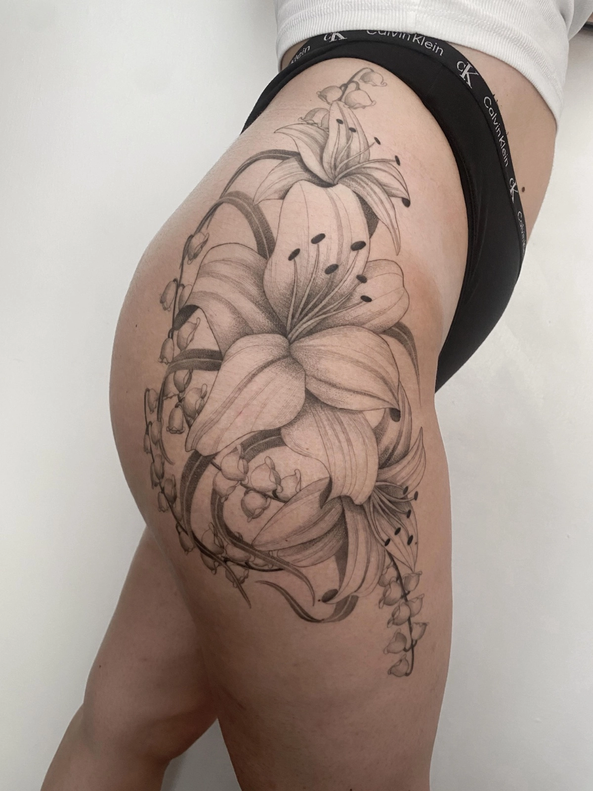 Tattoo realistico black and grey Rimini studio Black Swan tatuaggio dettagliato professionale Tattoo realistico black and grey Rimini studio Black Swan tatuaggio dettagliato professionale